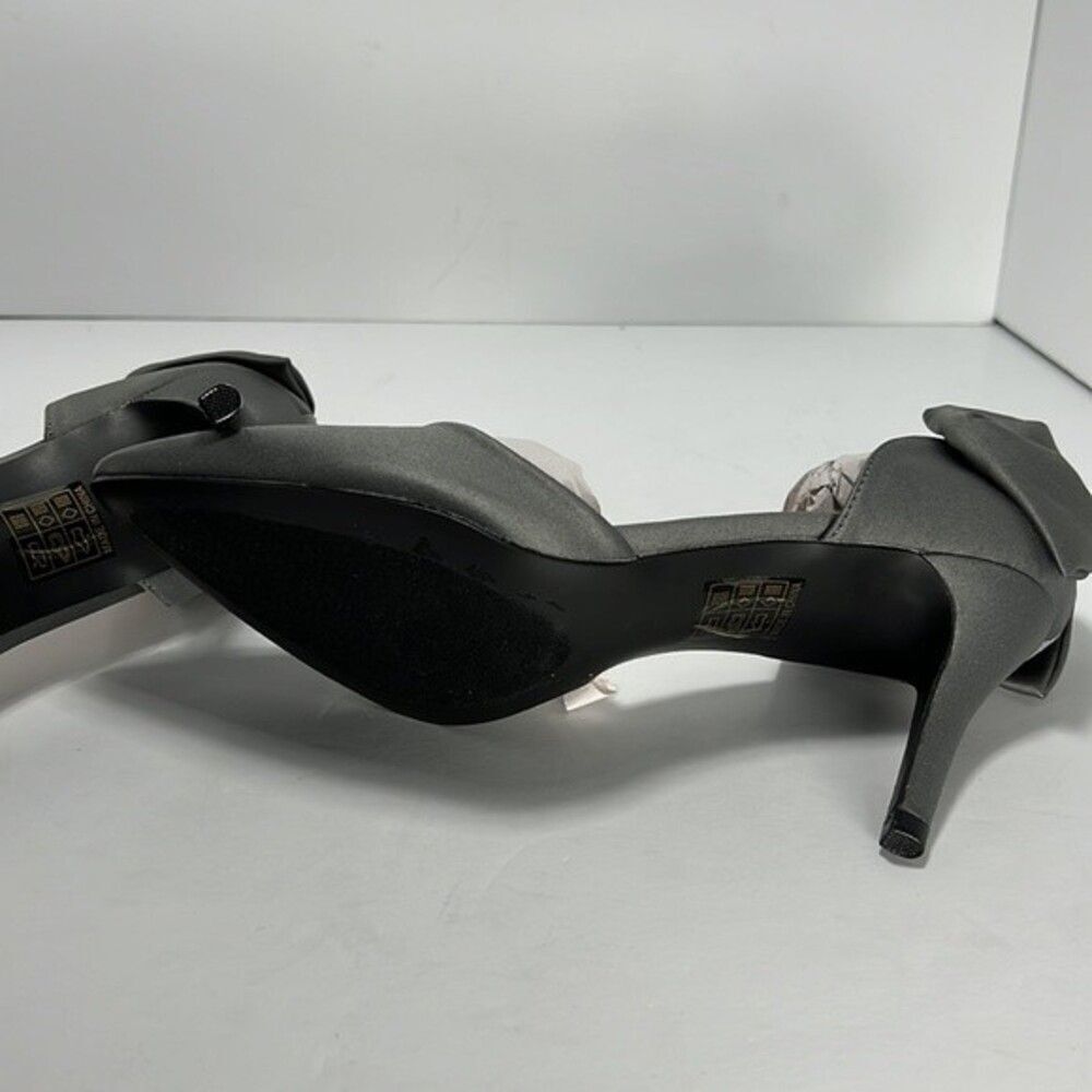 Journee Collection Tanzi Heels Grey size 8 - Picture 7 of 9